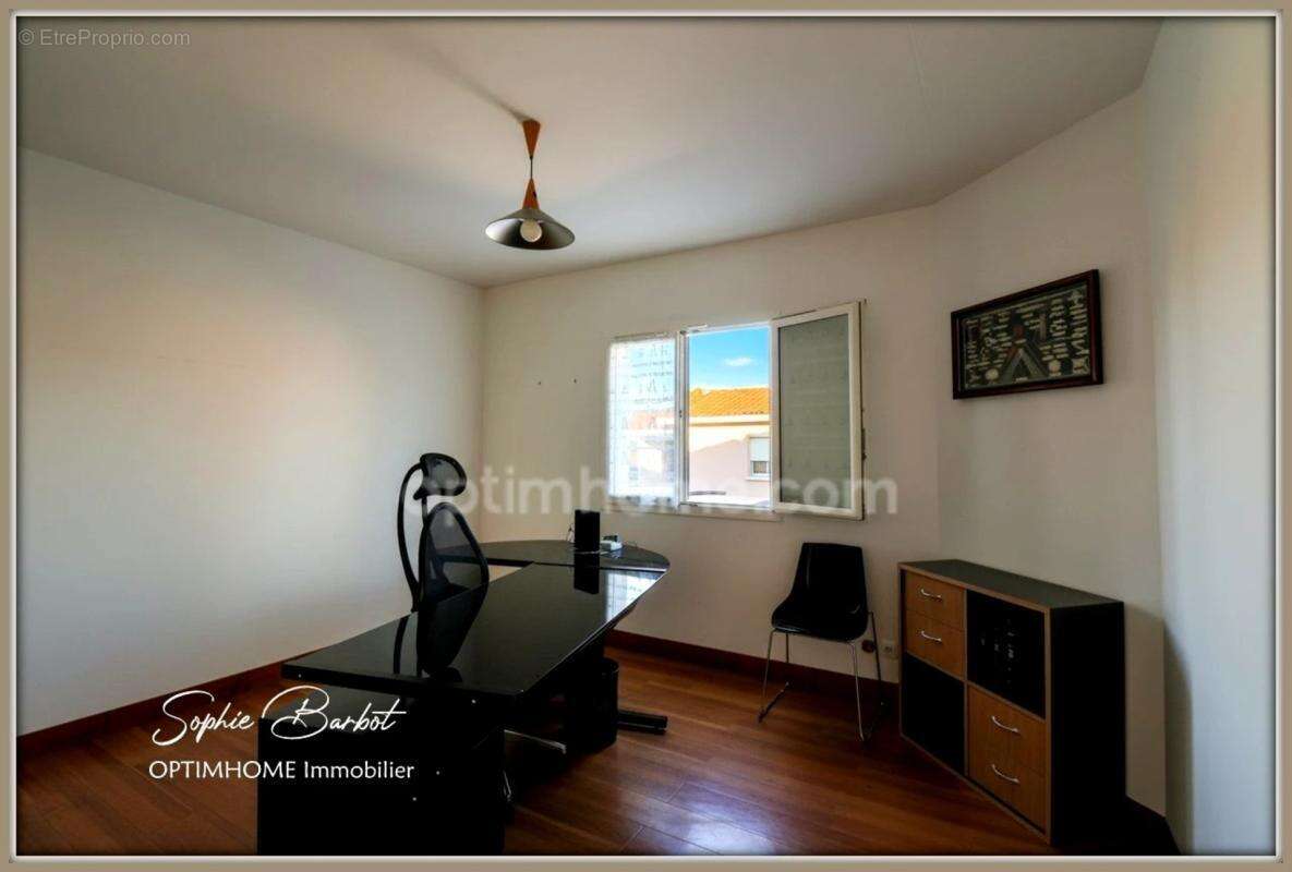 GUJAN-MESTRAS – Maison familiale de plain-pied avec piscine chauffée, double garage et calme absolu - photo 8