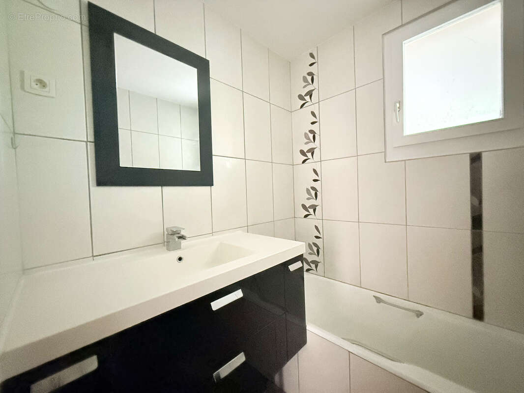 Grand T3 avec balcons et garage   Villeurbanne Charpennes - photo 8