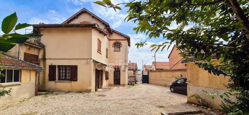 Maison à TOURS-SUR-MARNE