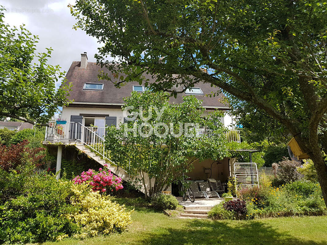 Maison à BRIIS-SOUS-FORGES