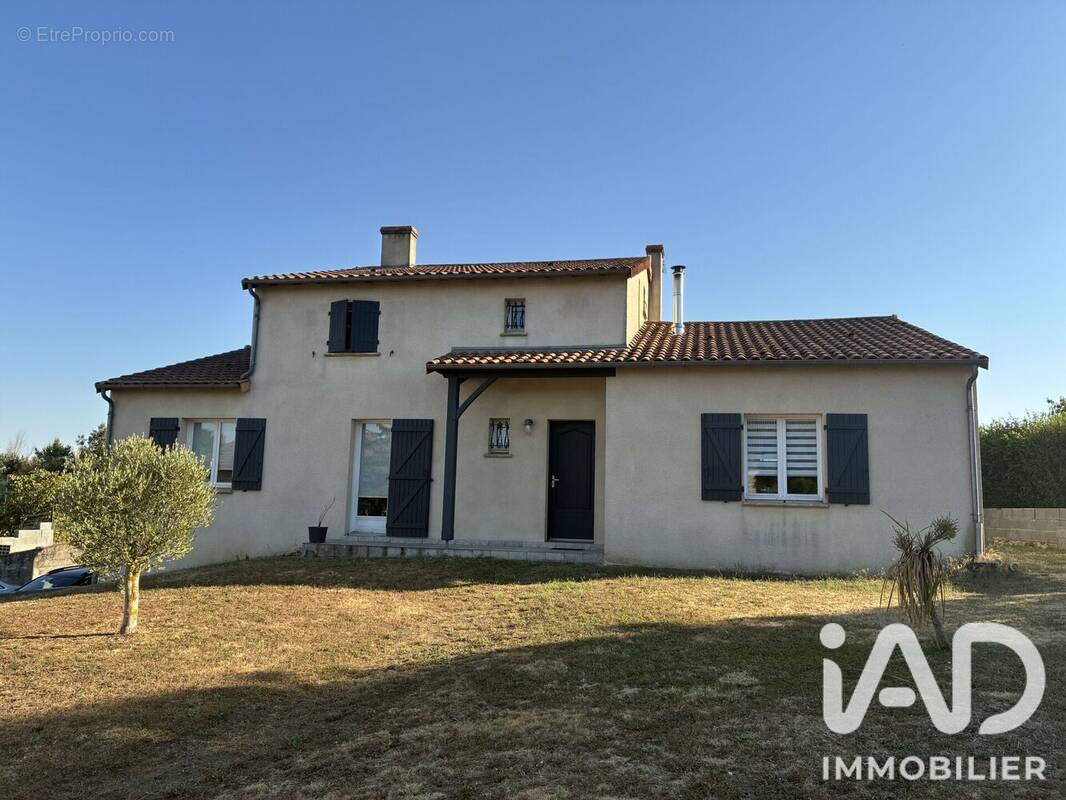Photo 1 - Maison à LUZAY
