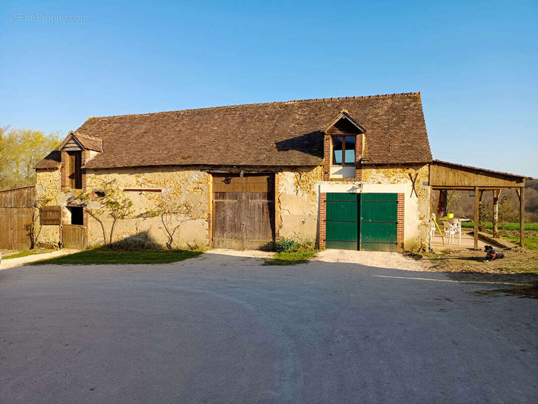 Maison à SEMUR-EN-VALLON