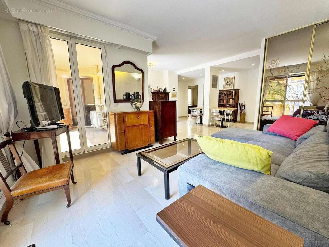   - Appartement à NICE