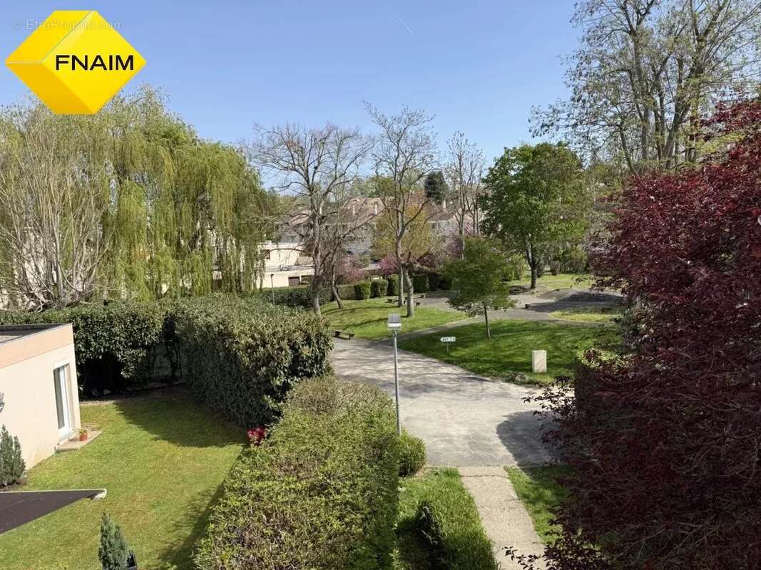 Appartement à SAULX-LES-CHARTREUX