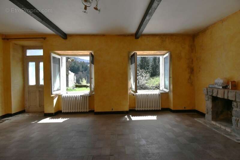 Maison à SAINT-AGREVE