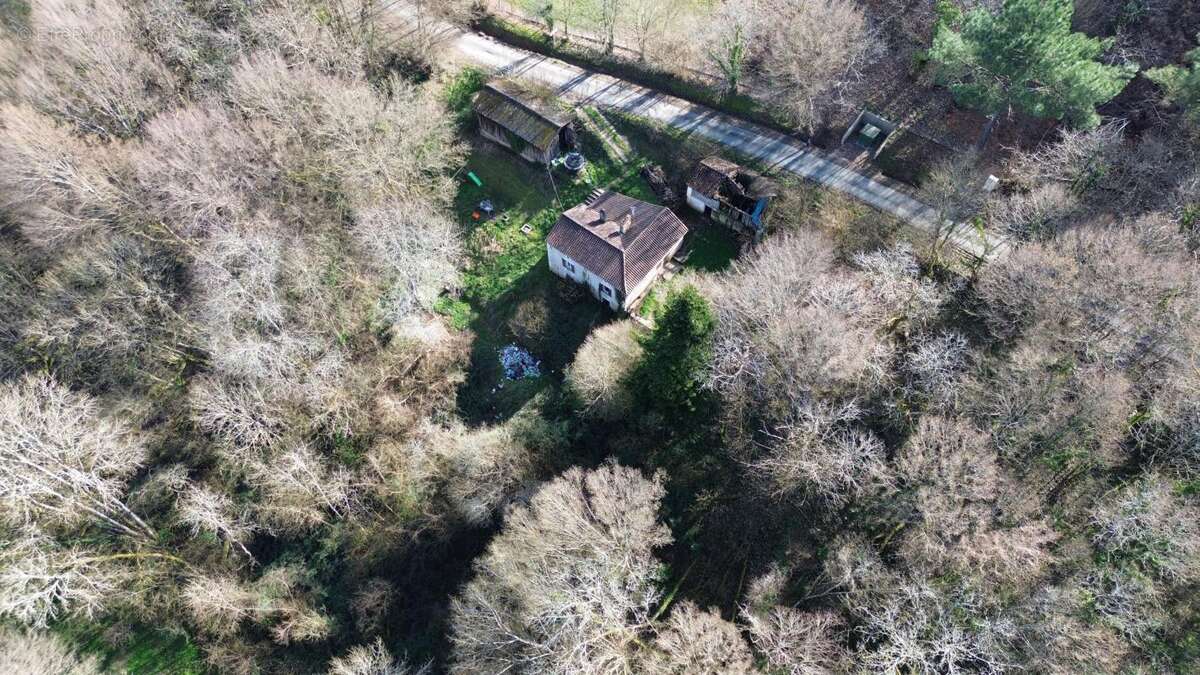 Maison à GRUN-BORDAS