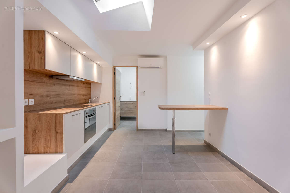 Appartement à MARSEILLE-4E