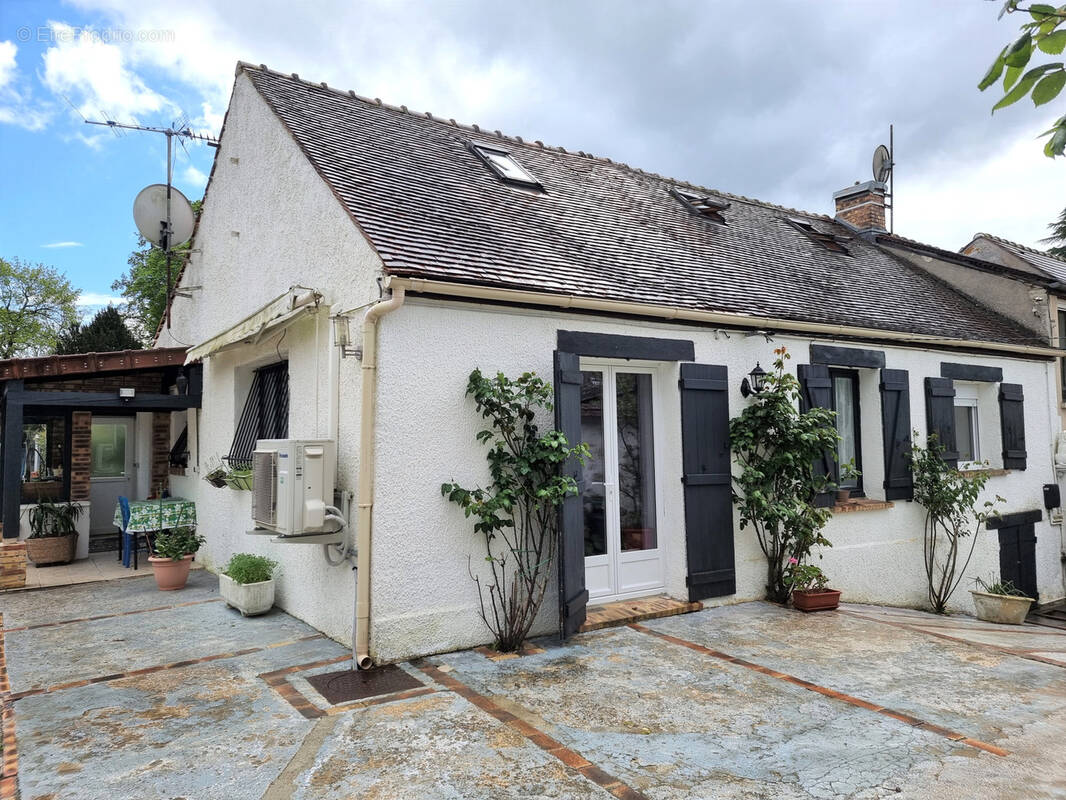 Maison à LIVRY-SUR-SEINE