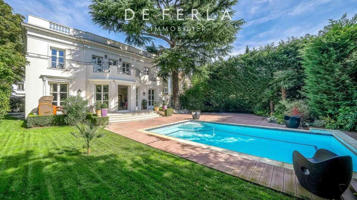 Maison à LE PERREUX-SUR-MARNE