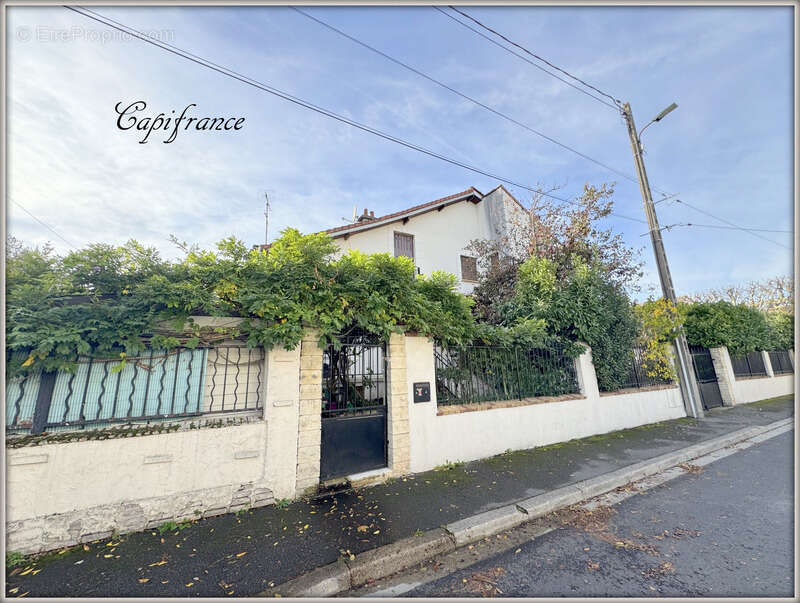 Maison à LES PAVILLONS-SOUS-BOIS