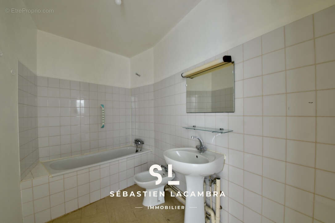 Maison à SAINT-JUERY