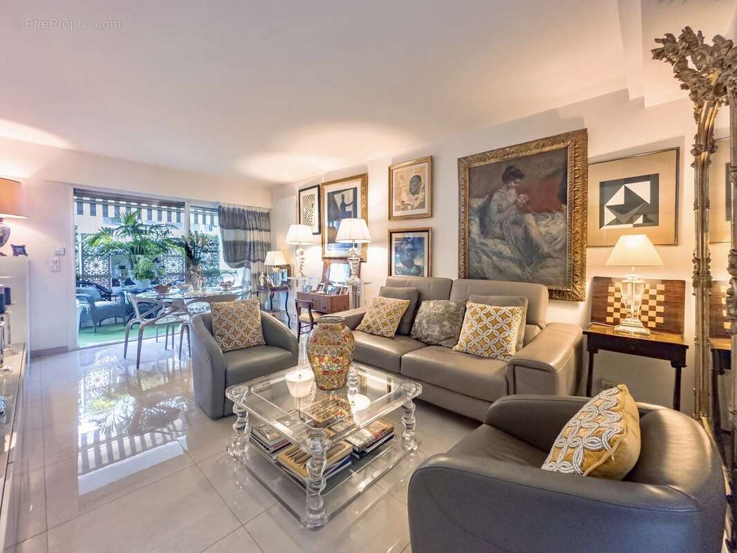 Appartement à CANNES
