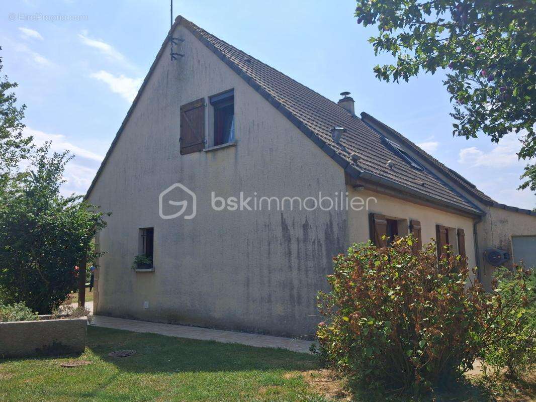 Maison familiale de 1995 à Saint-Paul-du-Vernay - photo 5