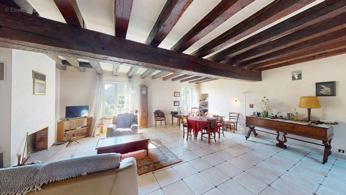 Maison à SURY-EN-VAUX