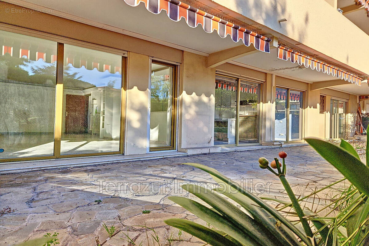 Appartement à VALLAURIS