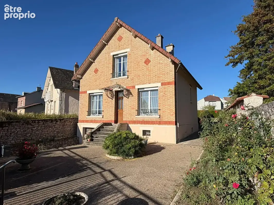 Maison à CHATEAUPONSAC