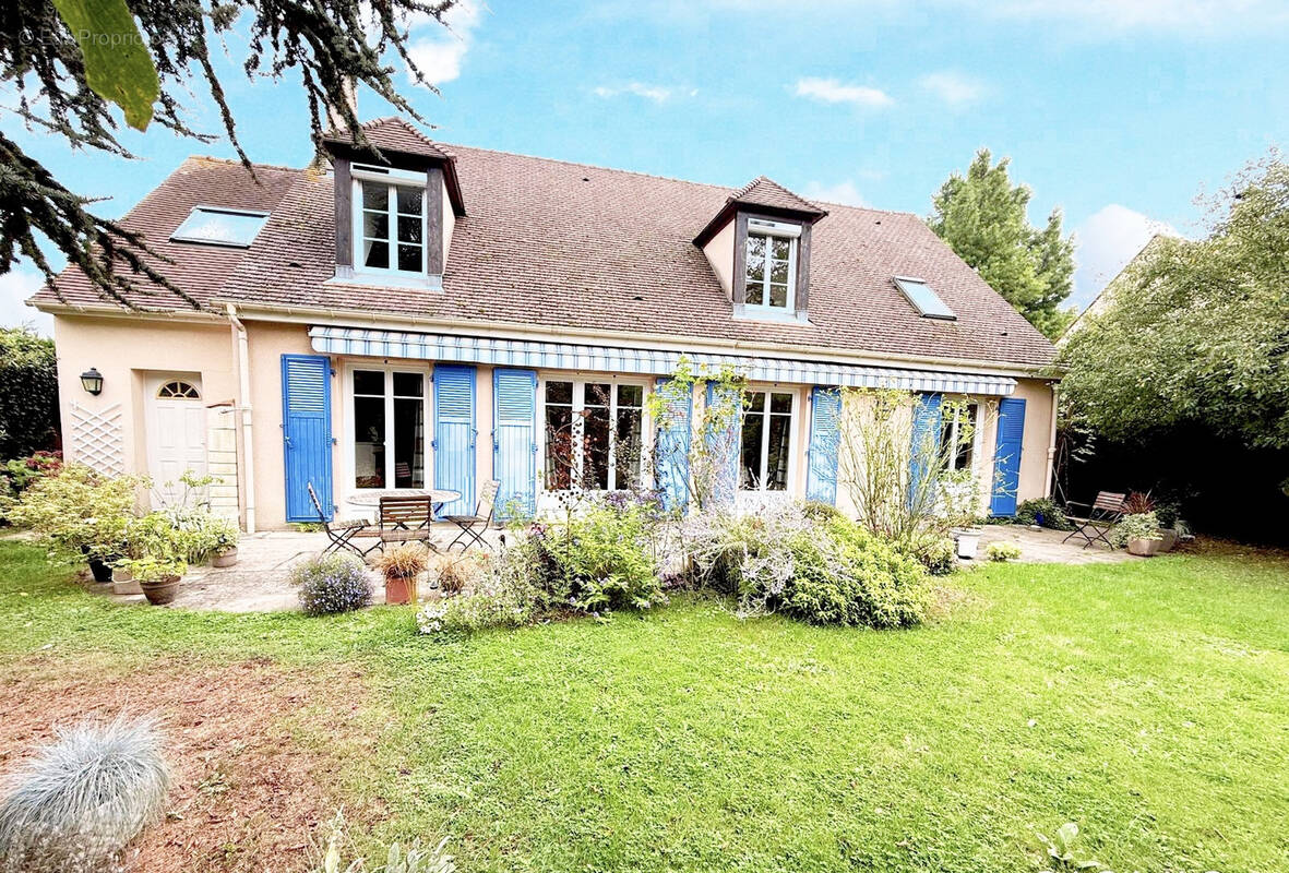 Maison à MORAINVILLIERS