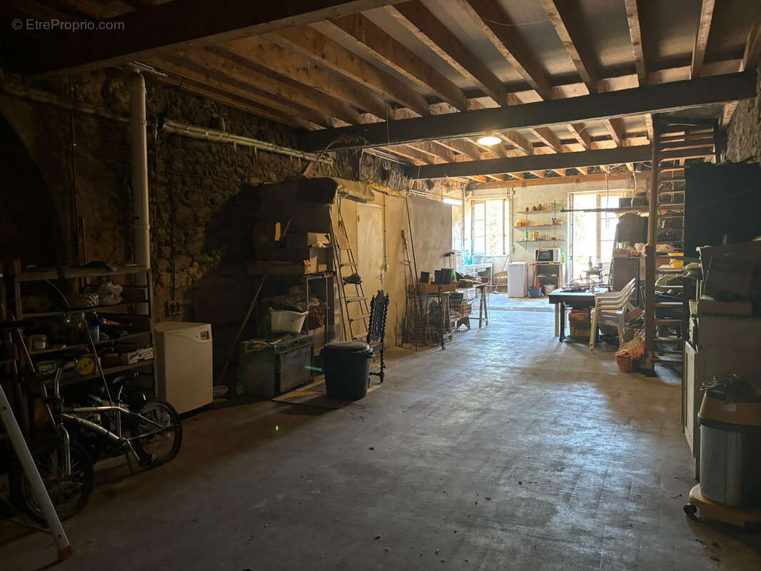 Charmante maison de village de 185 m2 avec garage - photo 12