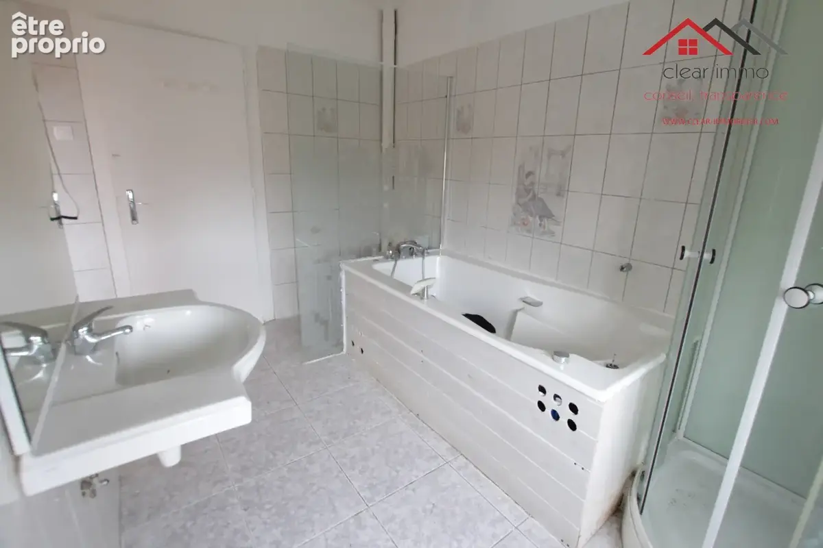 maison de 120m2 habitables sur 9 ares de terrain - photo 11