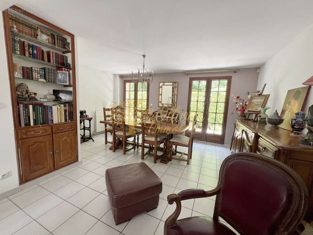 Maison à LA QUEUE-EN-BRIE