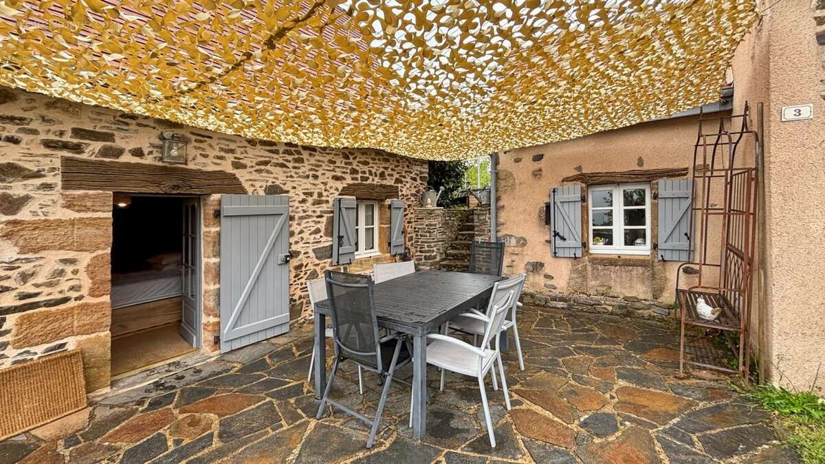 Maison à LACAPELLE-MARIVAL
