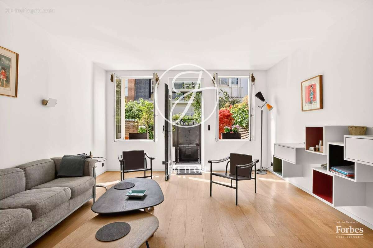 Maison à PARIS-16E