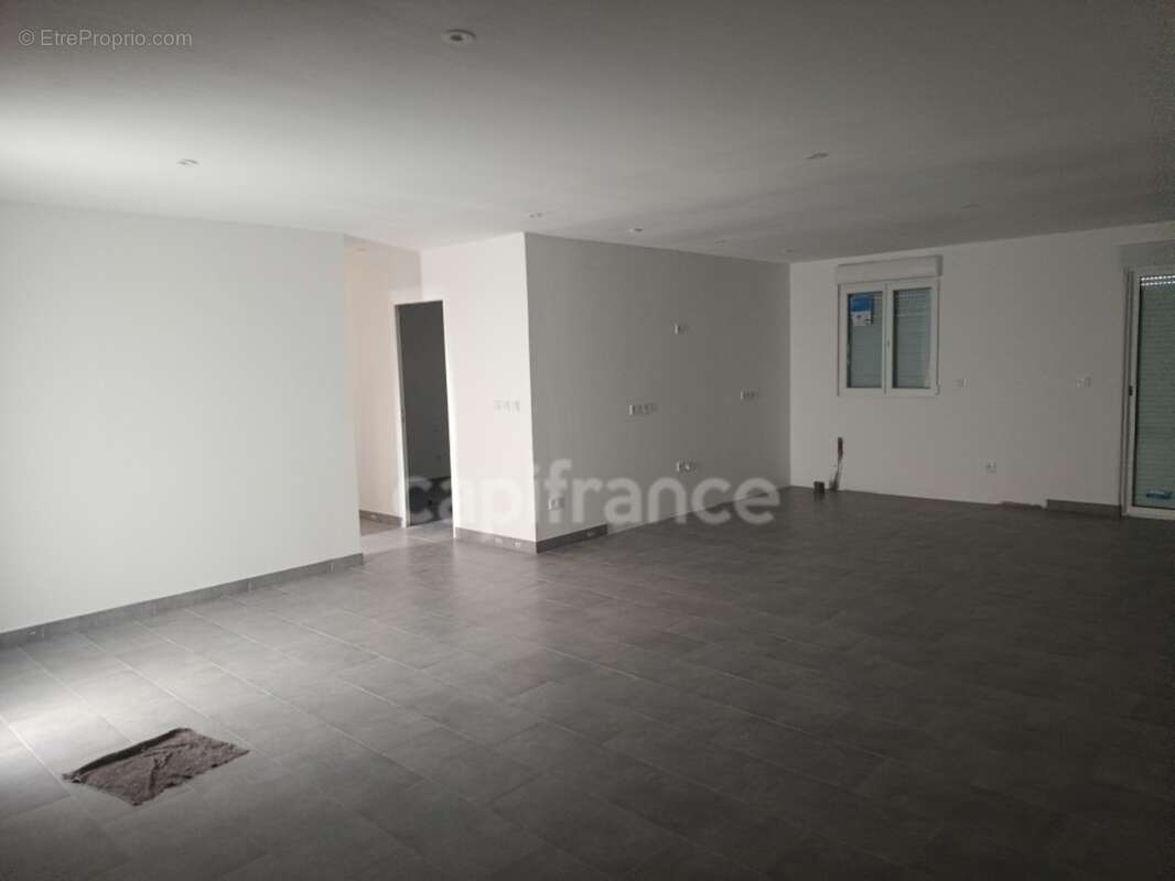 Maison neuve lumineuse – Plain-pied, 3 chambres, garage et terrasse - photo 3