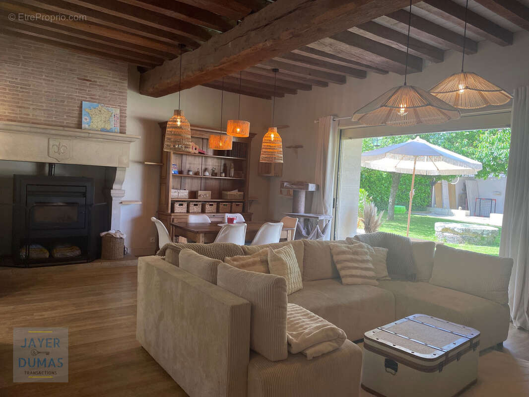 ALLERIOT - Magnifique demeure 6 Chambres, vaste Garage et Piscine - - photo 9