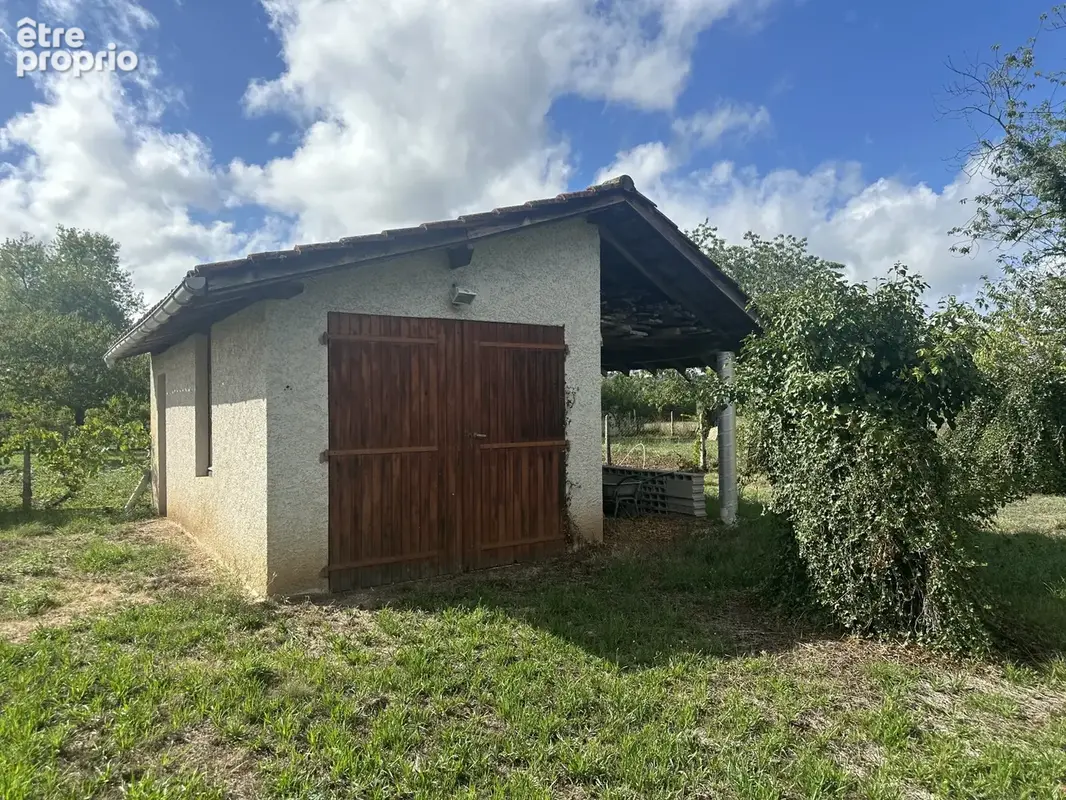 Maison familiale avec jardin, terrasse couverte et dépendance   Gagnac-sur-Cère - photo 4