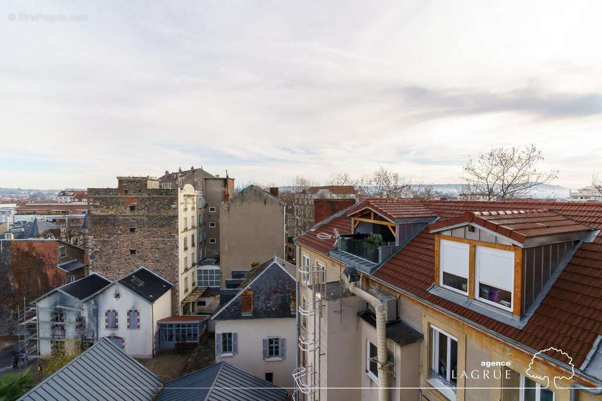   - Appartement à NEUVY