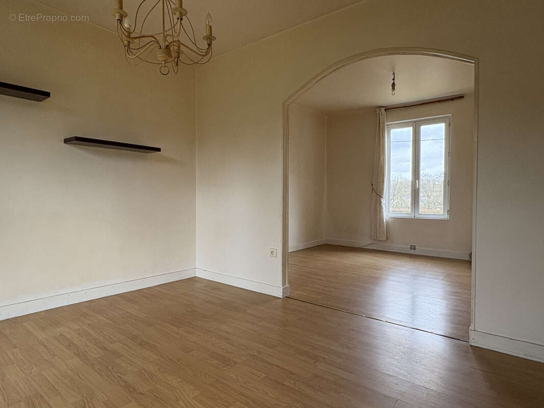 Maison à SAINTE-GAUBURGE-SAINTE-COLOMBE