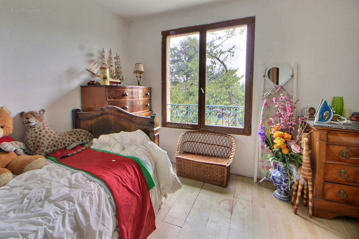 Maison à VERNEUIL-SUR-SEINE