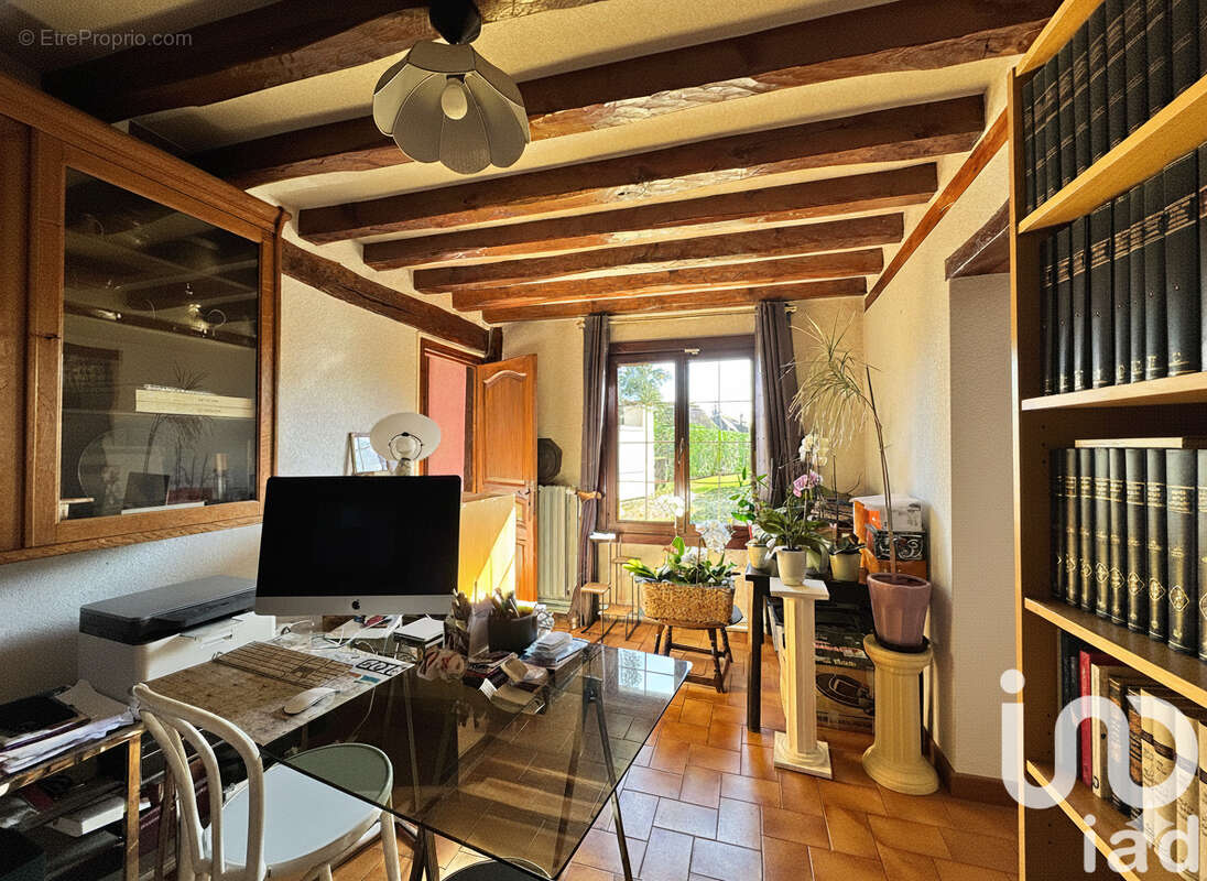 Maison 111 m² à Sylvains-Les-Moulins  - photo 6
