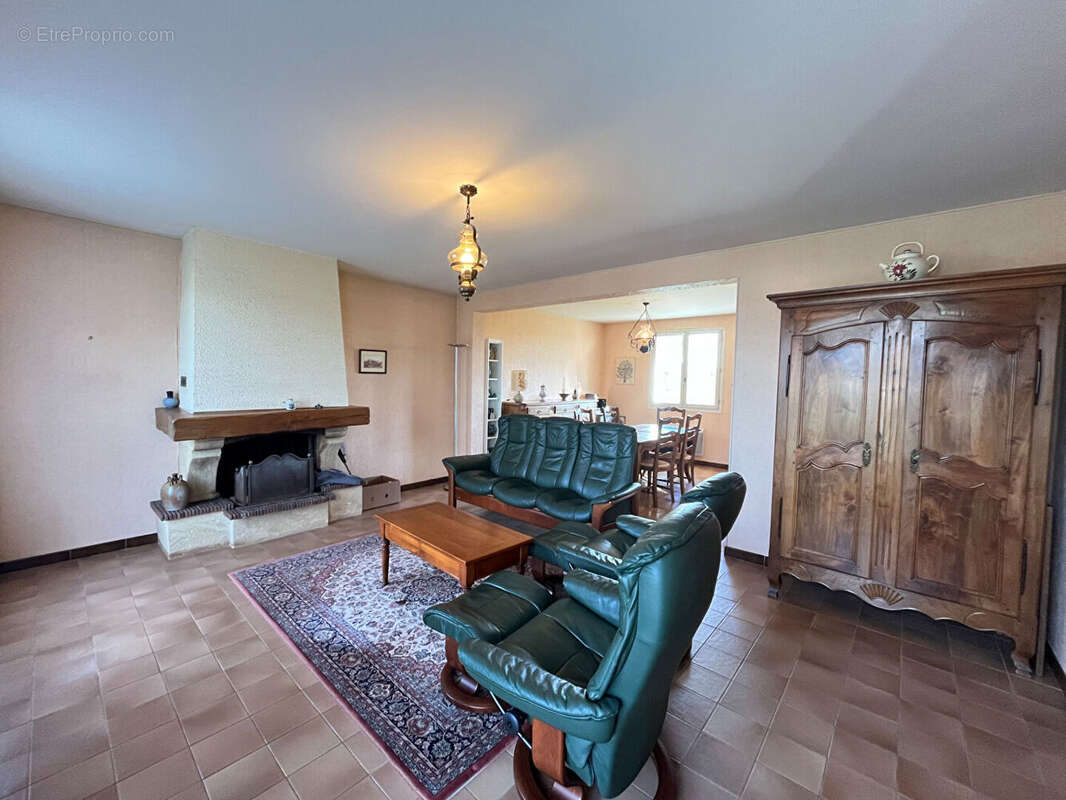 Maison à LUCENAY-LES-AIX