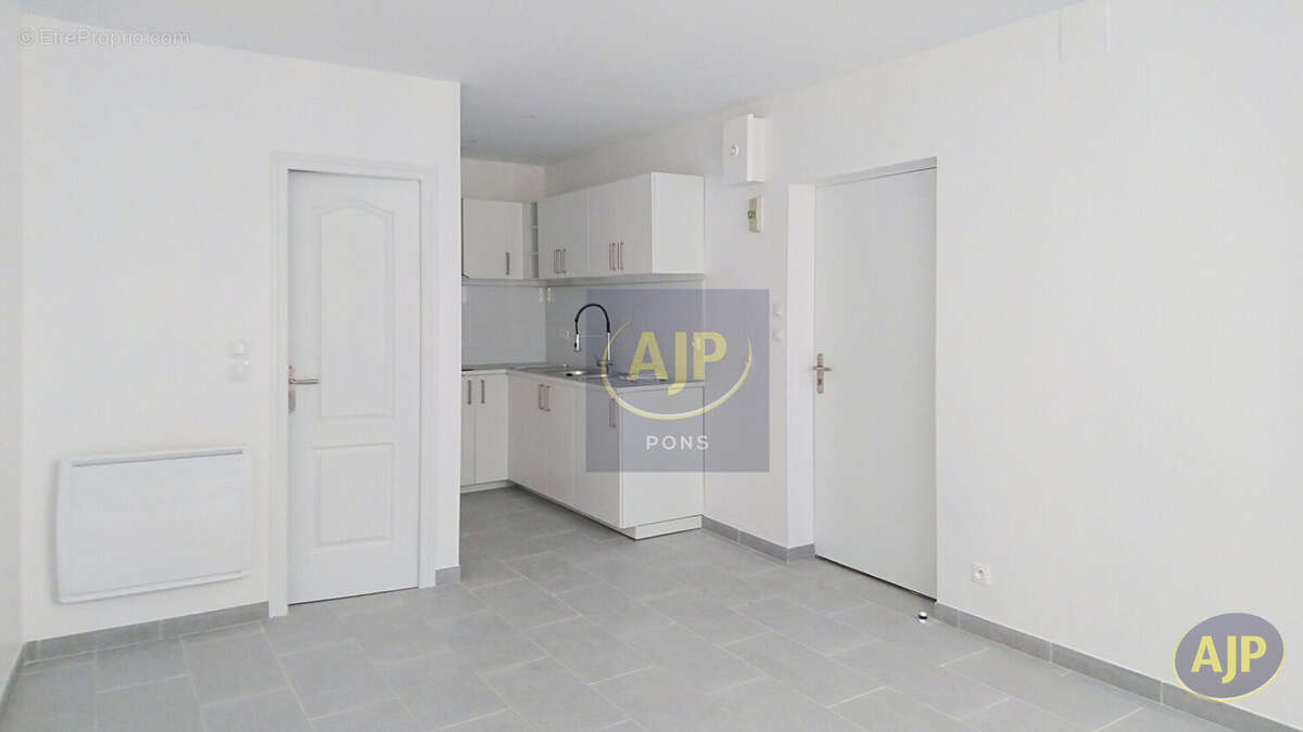 Appartement à PONS