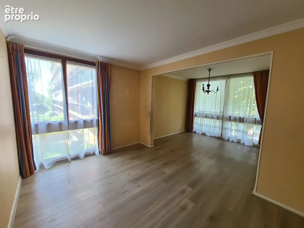 Appartement à FONTENAY-LE-FLEURY