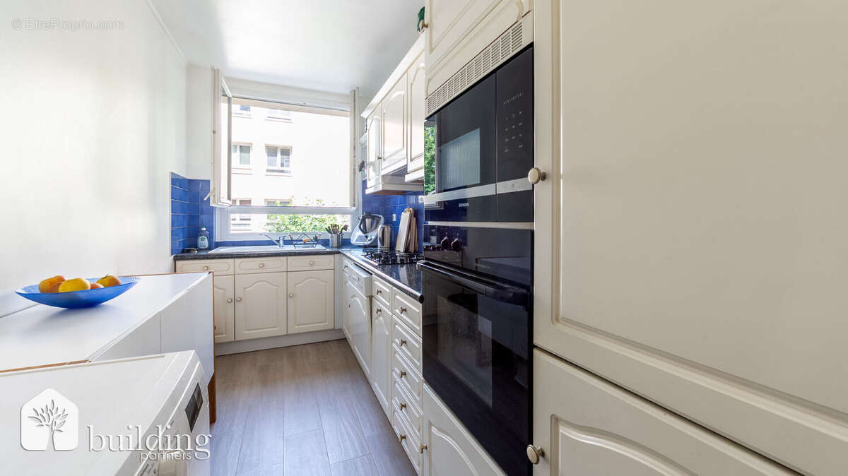 Appartement à COURBEVOIE