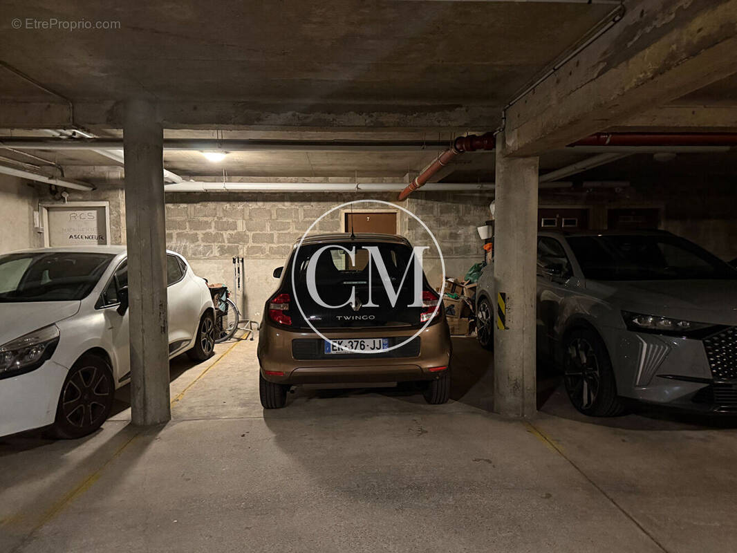 Parking à VERSAILLES