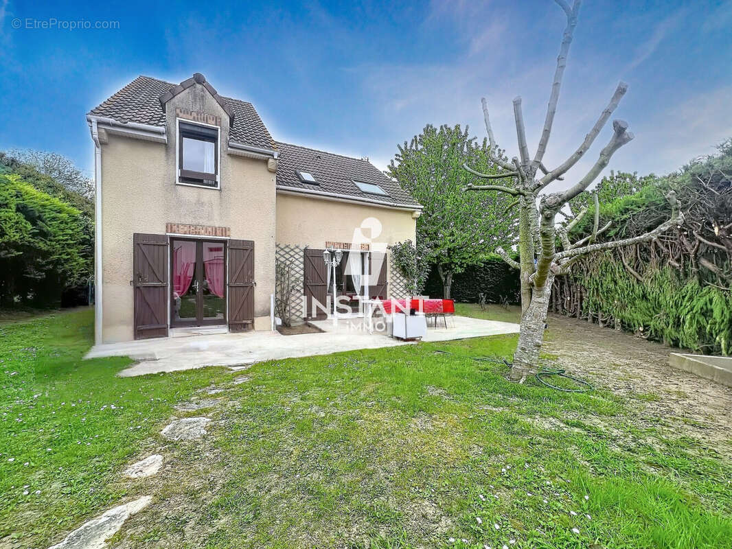 Maison à THIAIS
