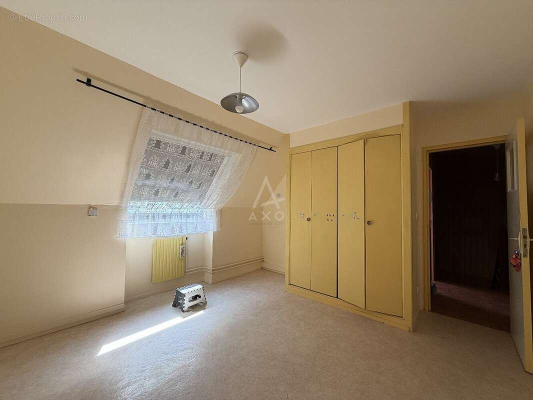 Maison 6 pièces à Beauvais  3 chambres, bureau, garage et jardin clos - photo 7