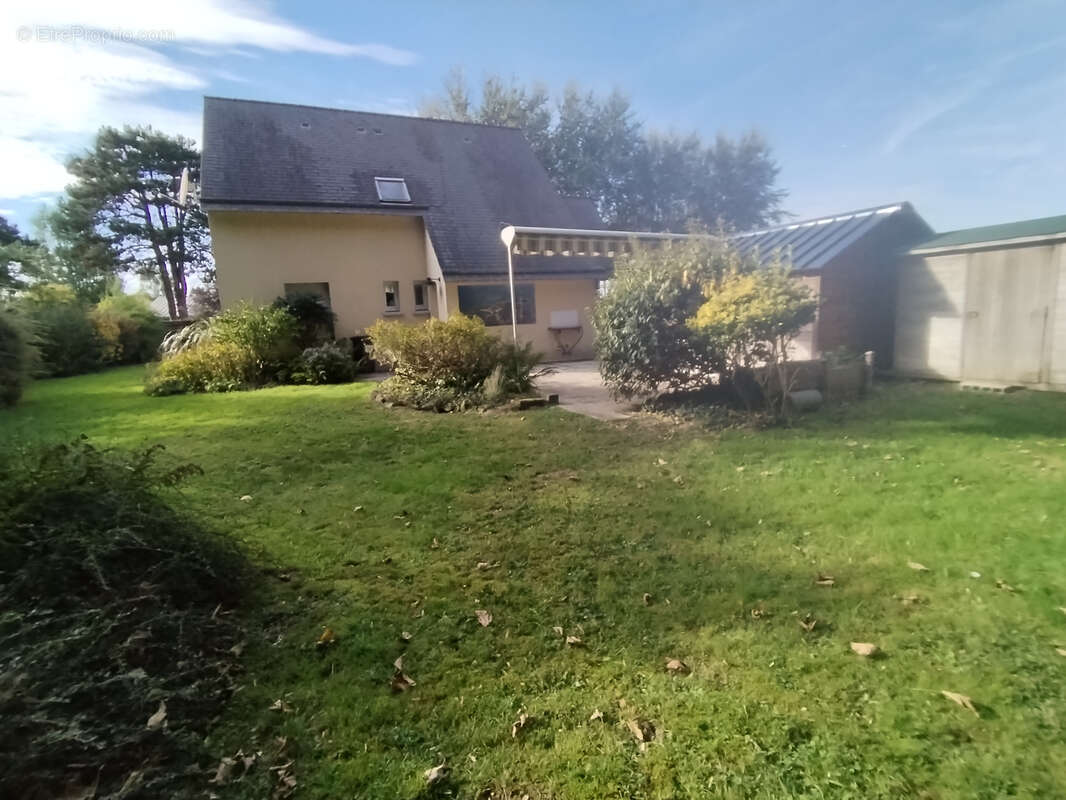 Maison à DONVILLE-LES-BAINS