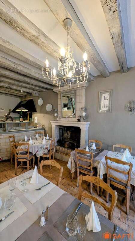 Photo 3 - Commerce à CHINON