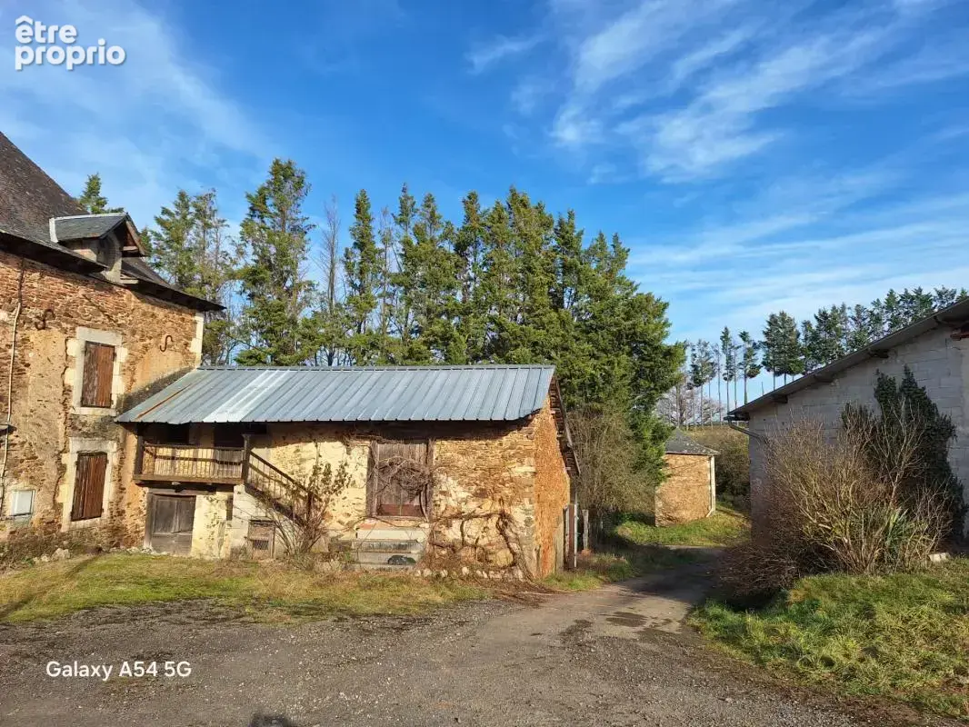 Corps de ferme + terres - photo 3