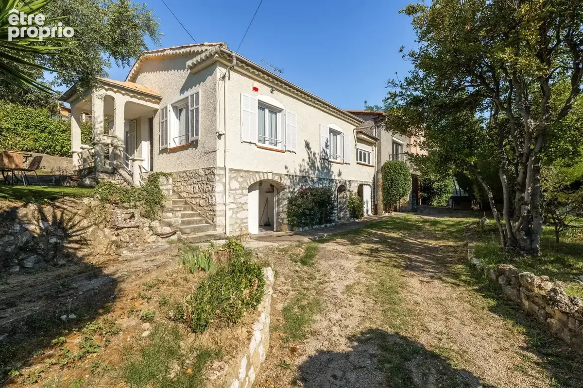 Vence – Villa à pied du centre avec permis purgé pour 319 m² de surface de plancher - photo 2