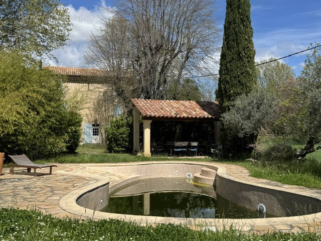 Maison à LA TOUR-D'AIGUES
