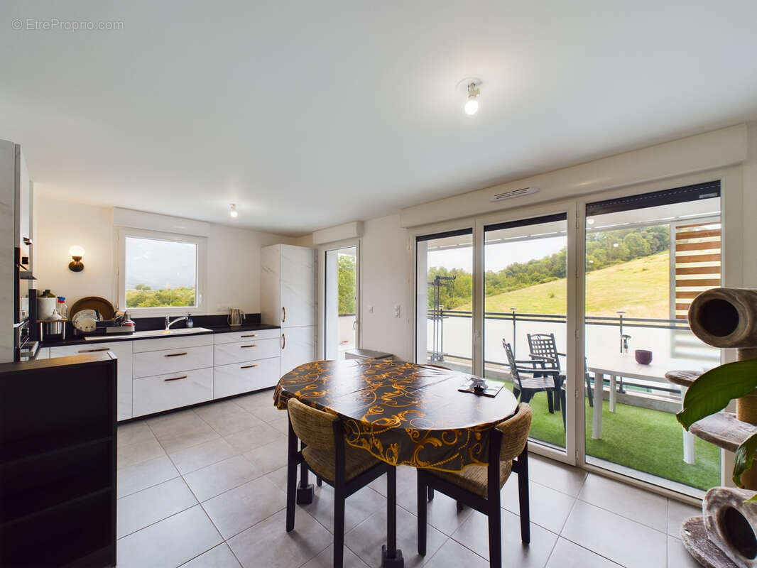 T4 récent de 76 m2 avec balcon, cave et vue dégagée   La Ravoire - photo 3