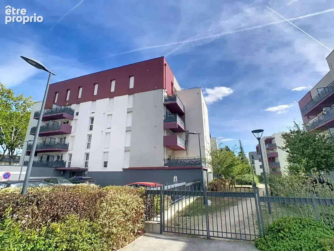 ANGERS JACQUES PORTET - Bel appartement T3 avec terrasse et - photo 9