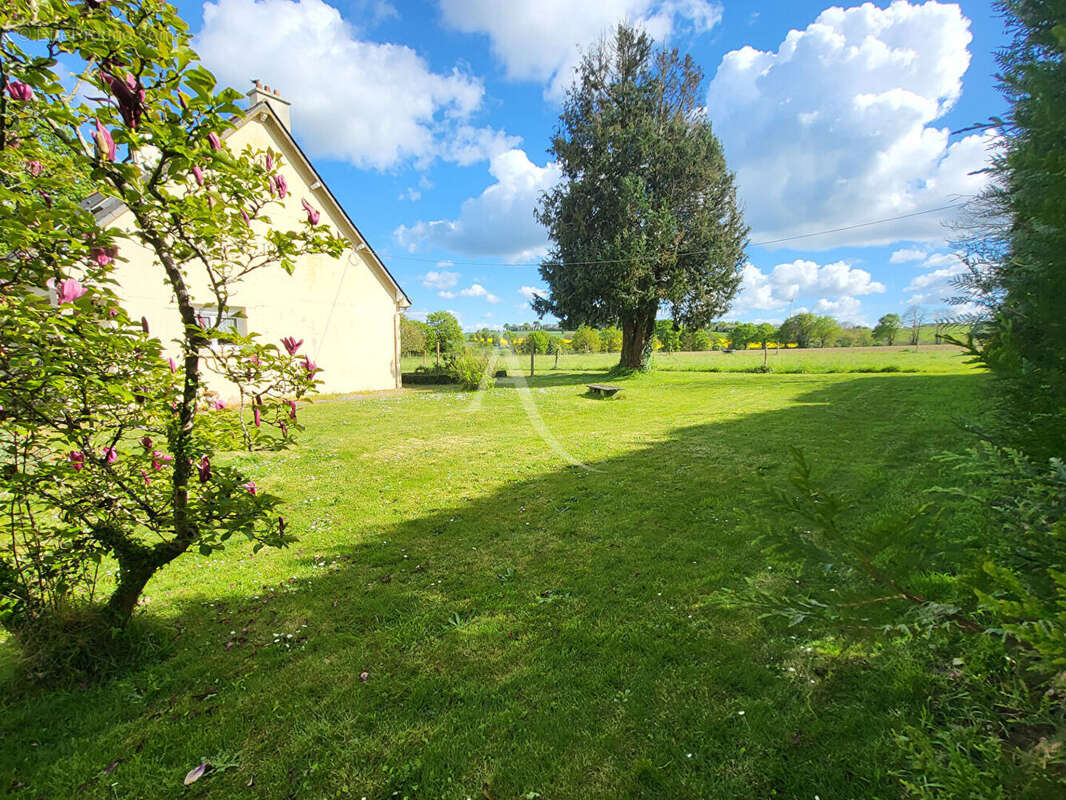 Maison à MARSAC-SUR-DON