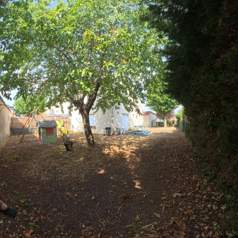 Maison familiale t6 - cisse centre - proche commodites - 10 minutes de poitiers - photo 3