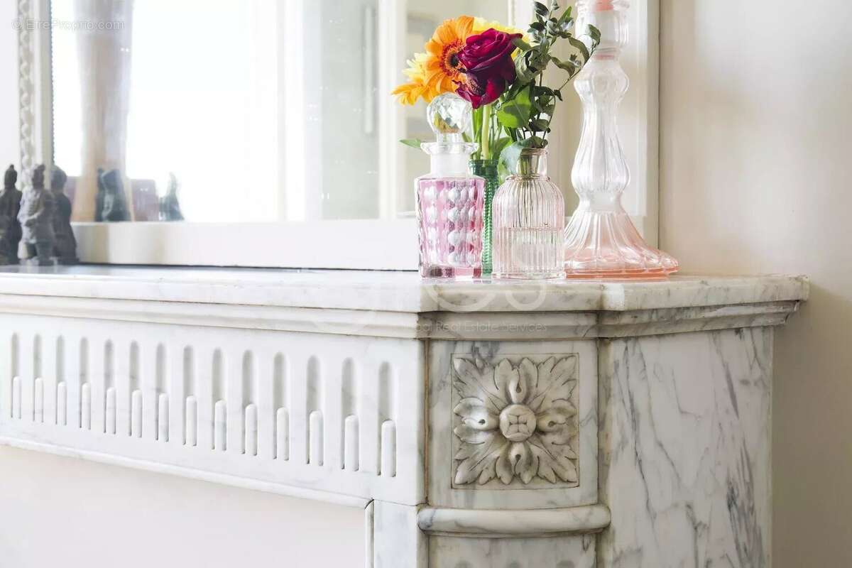 75007 suffren / tour eiffel. vente appartement haussmannien familial 3 chambres. - photo 4
